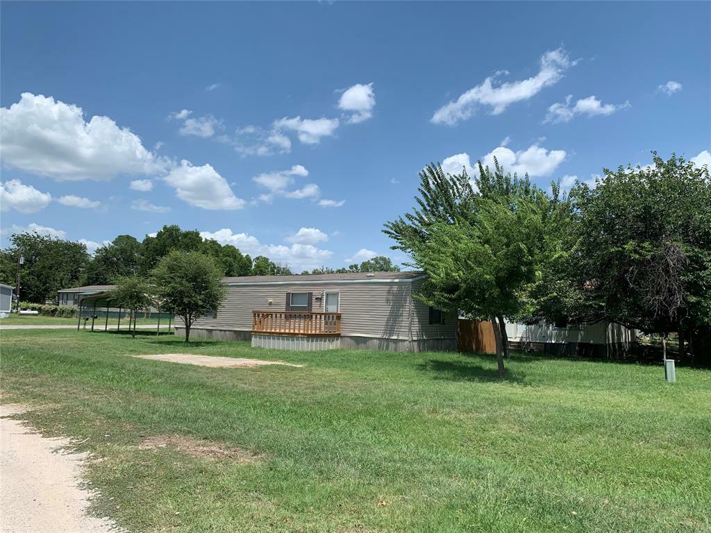 Property Photo:  1200 Pelican S Drive  TX 76020 