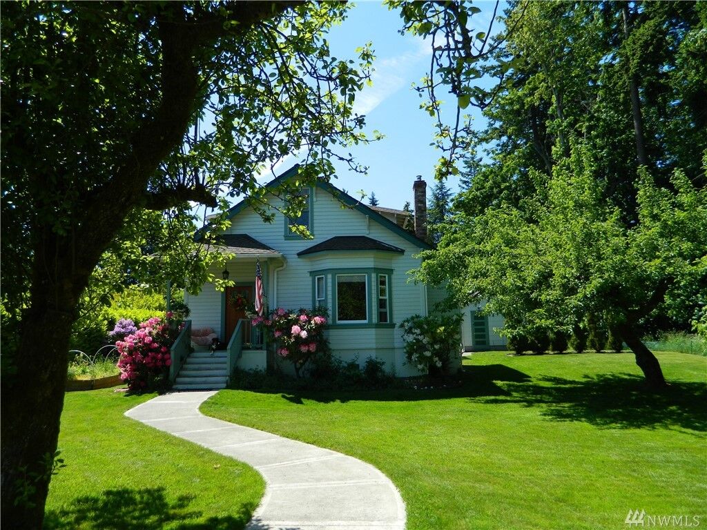 Property Photo:  328 W 14th Street  WA 98362 