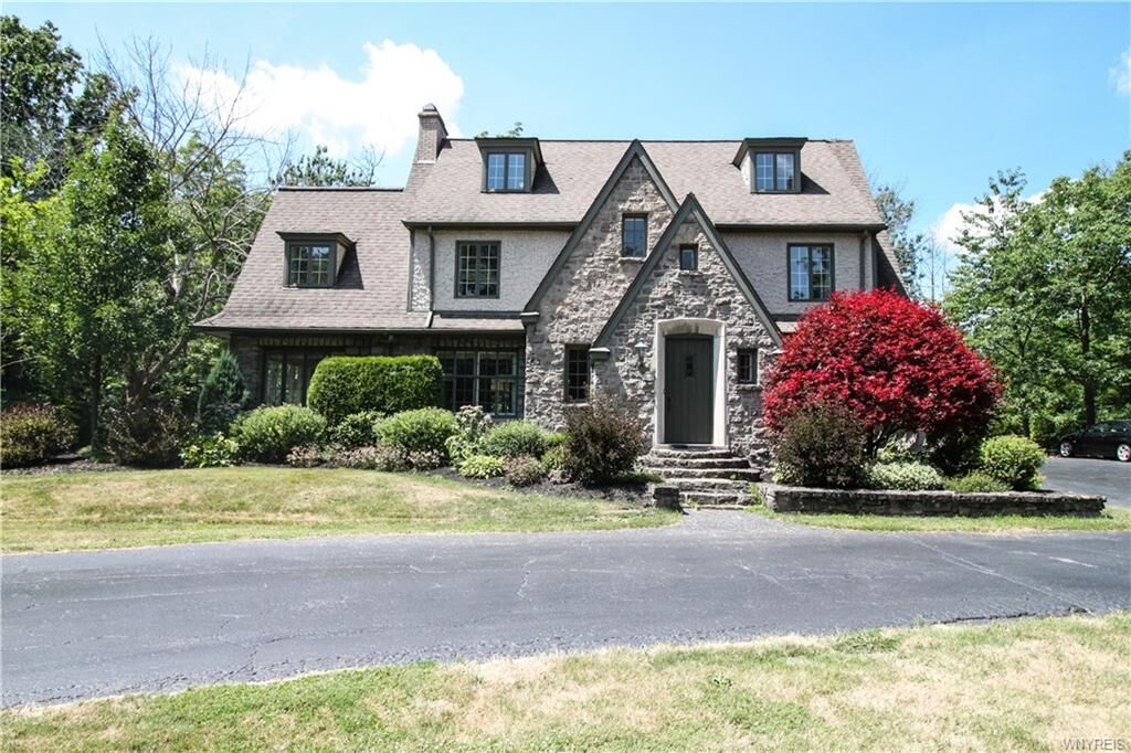 Property Photo:  5094 Forest Road  NY 14092 