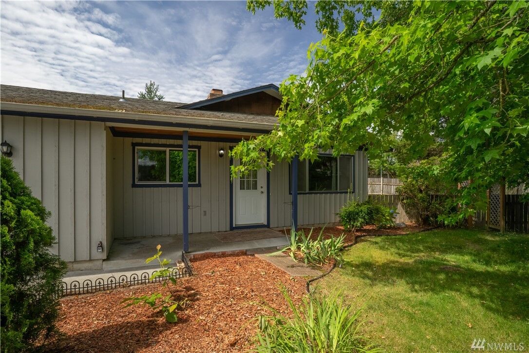 Property Photo:  8810 67th Dr NE  WA 98270 