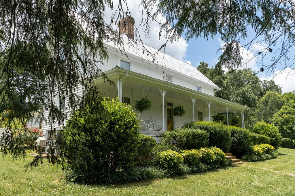 Property Photo: 431 County Road 220 TN 37303