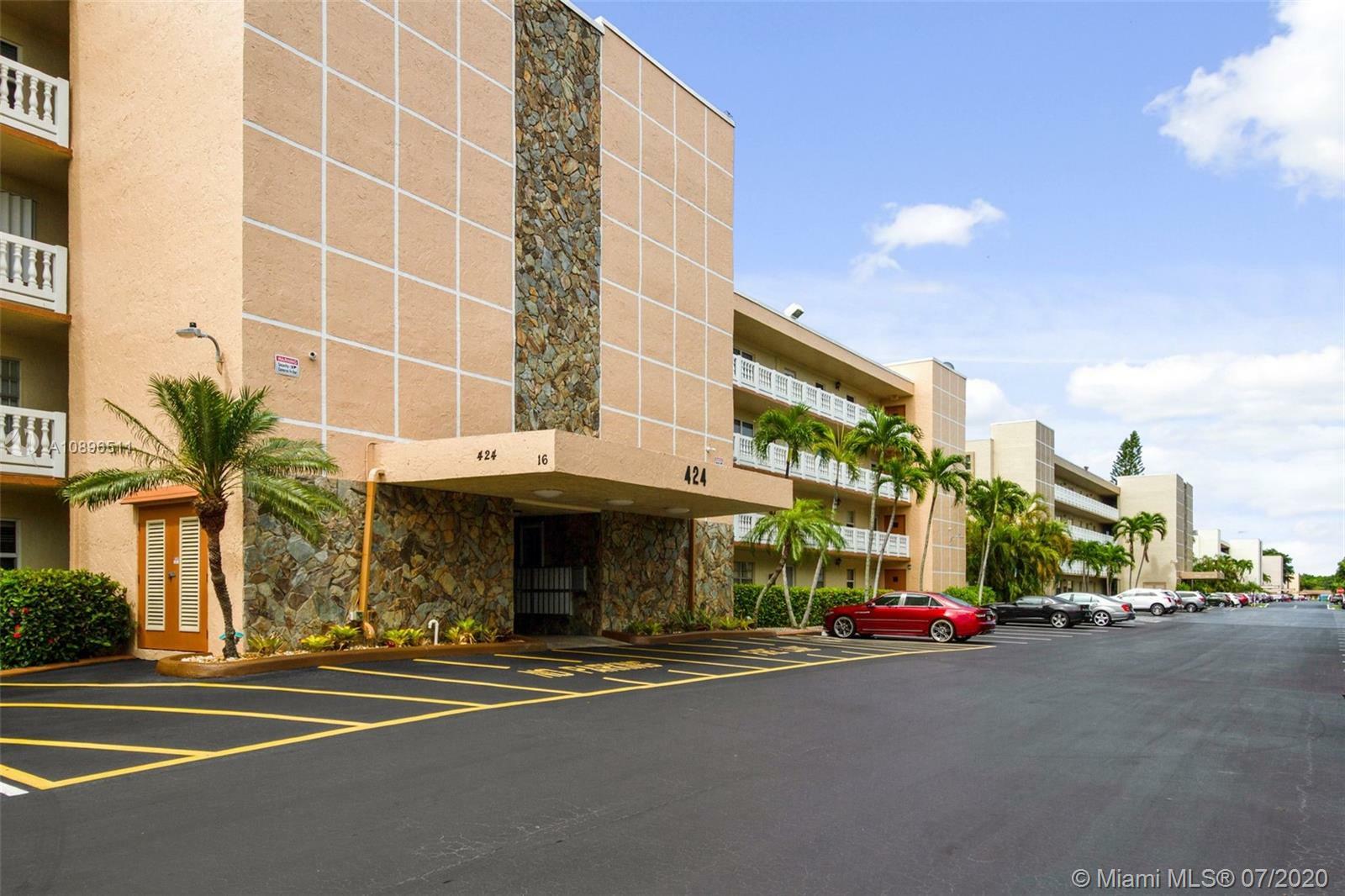 Property Photo: 424 SE 10th St 103 FL 33004