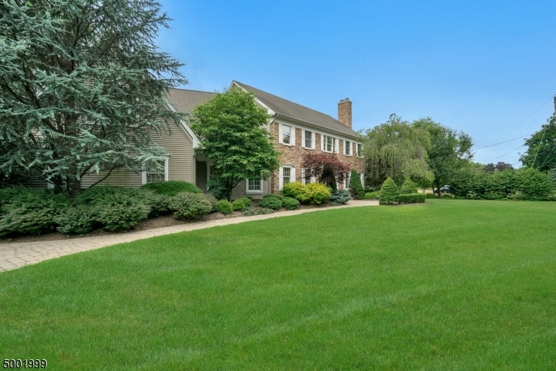 Property Photo:  1030 Lake Dr  NJ 07417 