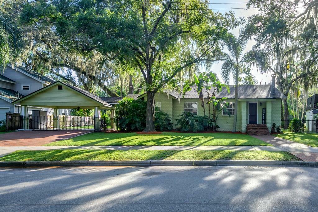 Property Photo:  1432 E Park Circle  FL 33604 