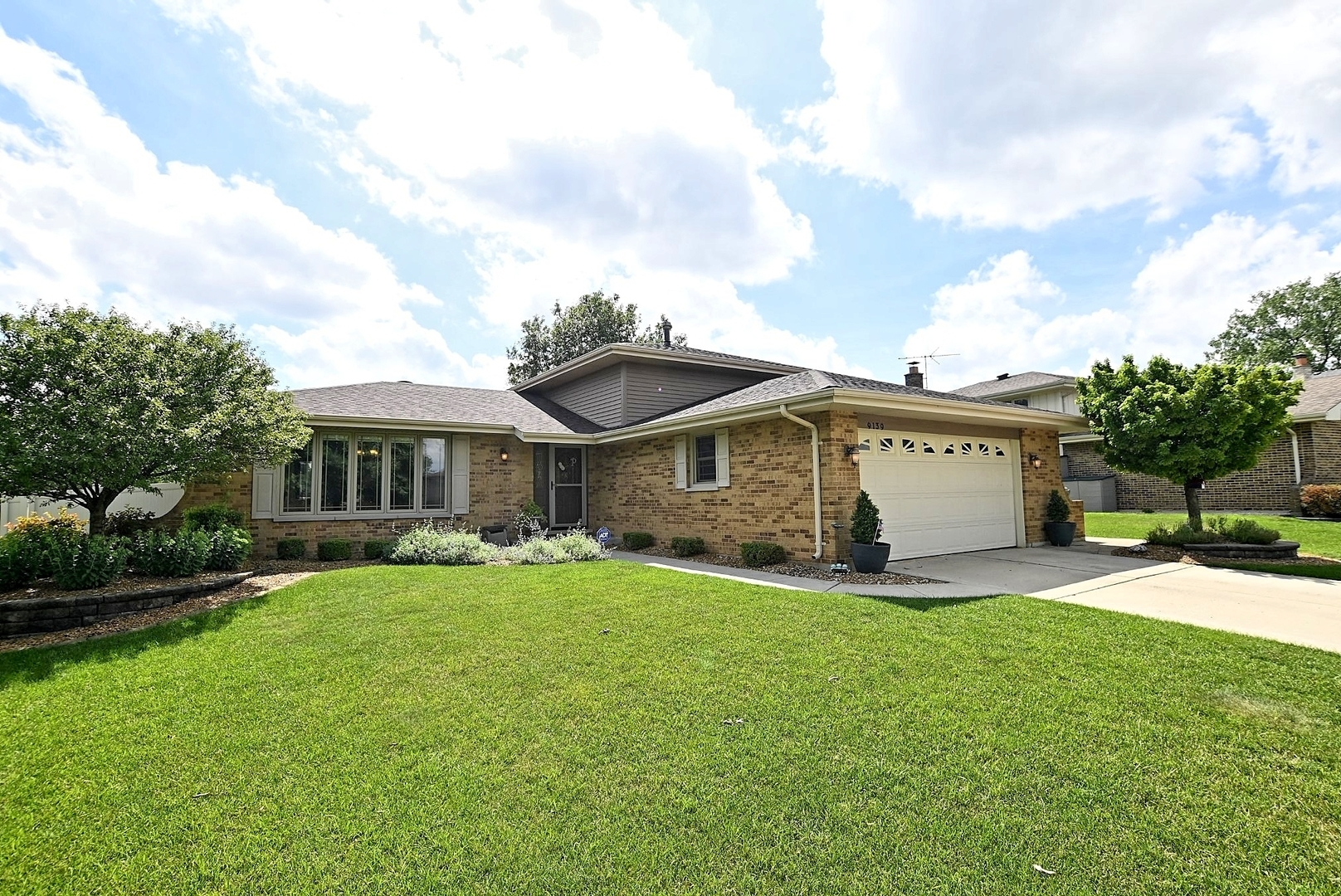 Property Photo:  9139 Oakwood Drive  IL 60487 