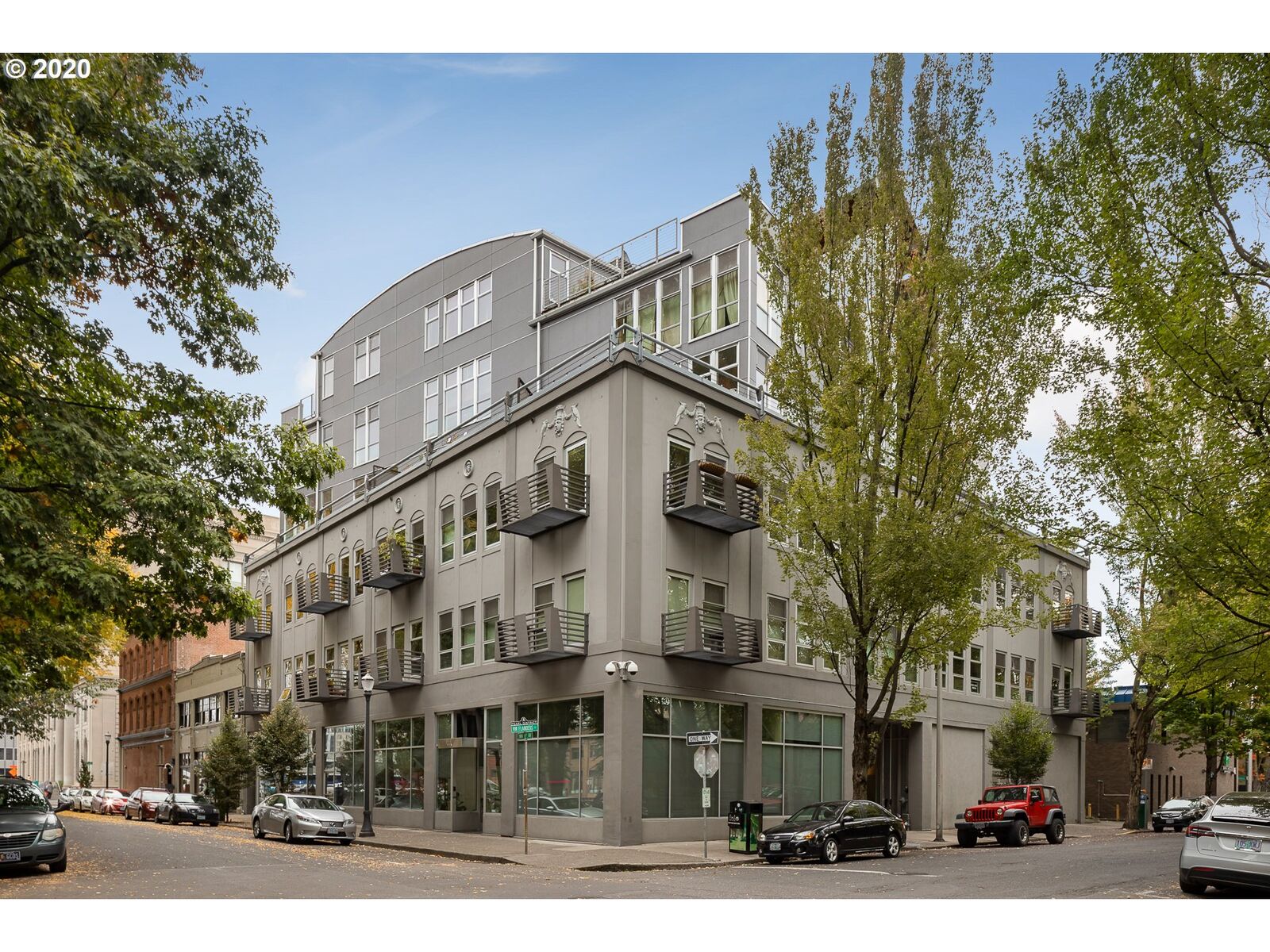 Property Photo:  725 NW Flanders St 403  OR 97209 