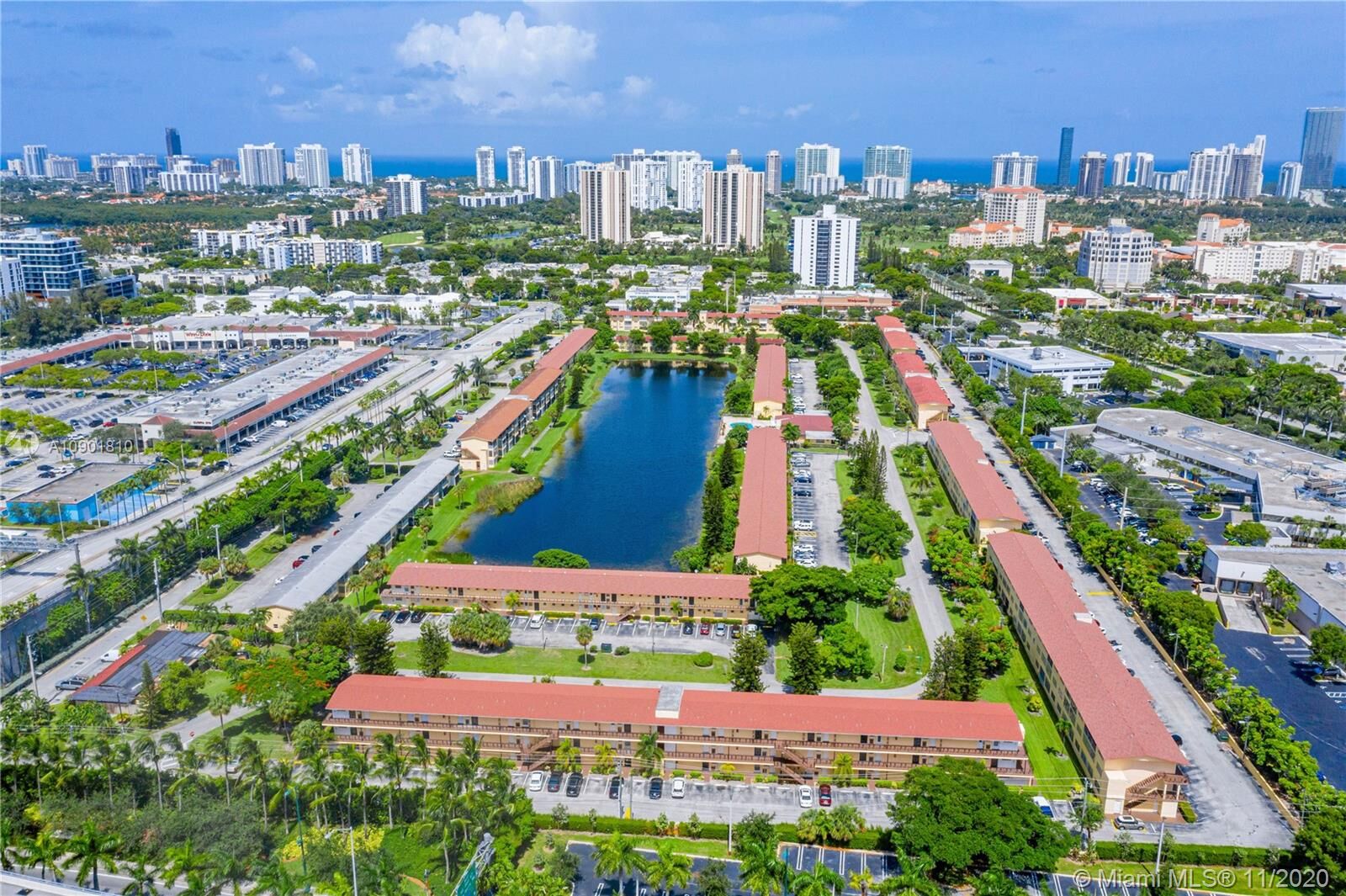 Property Photo: 2815 NE 201 Ter L214 FL 33180