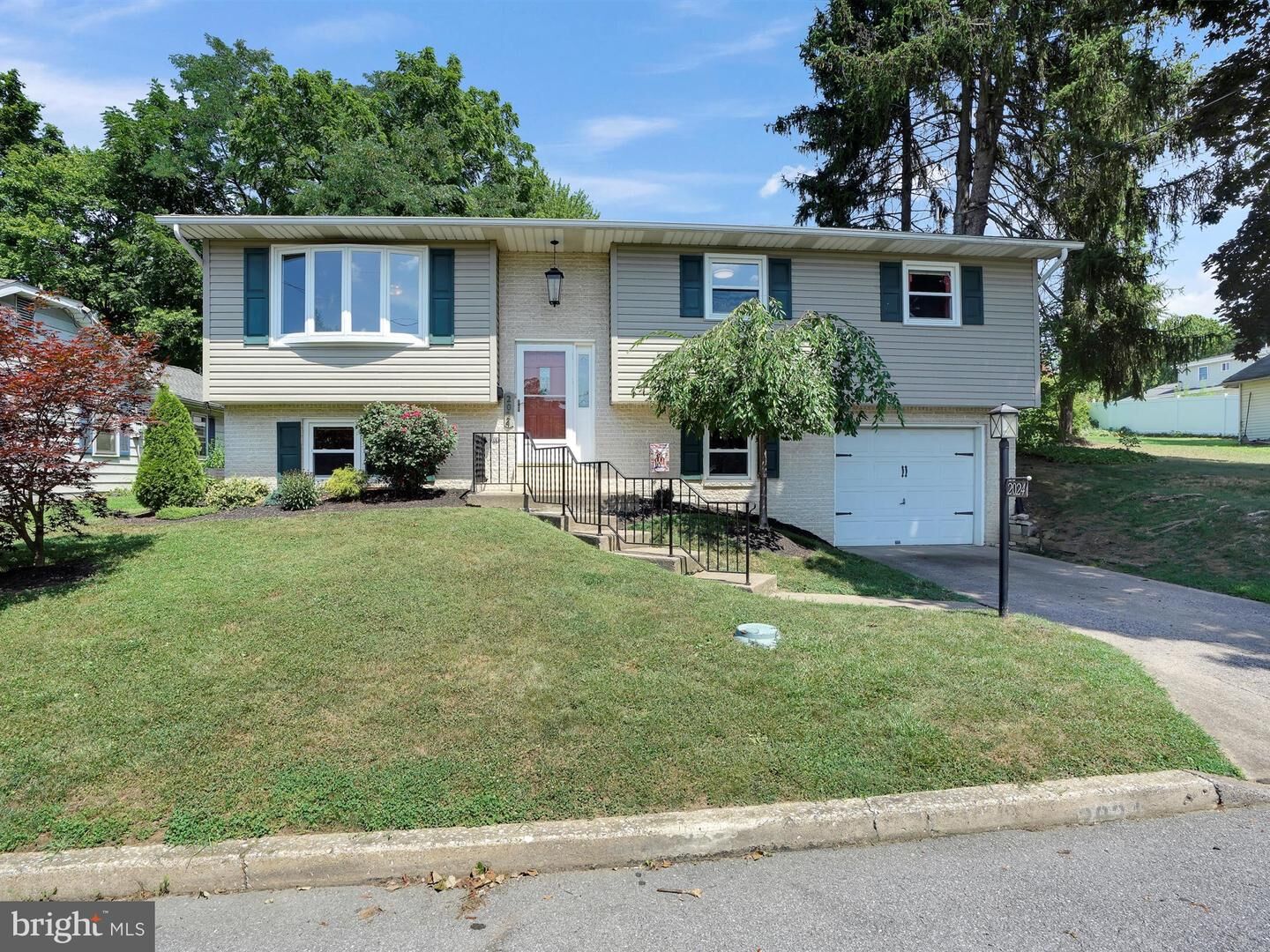 Property Photo:  2024 Lincoln Street  PA 17011 