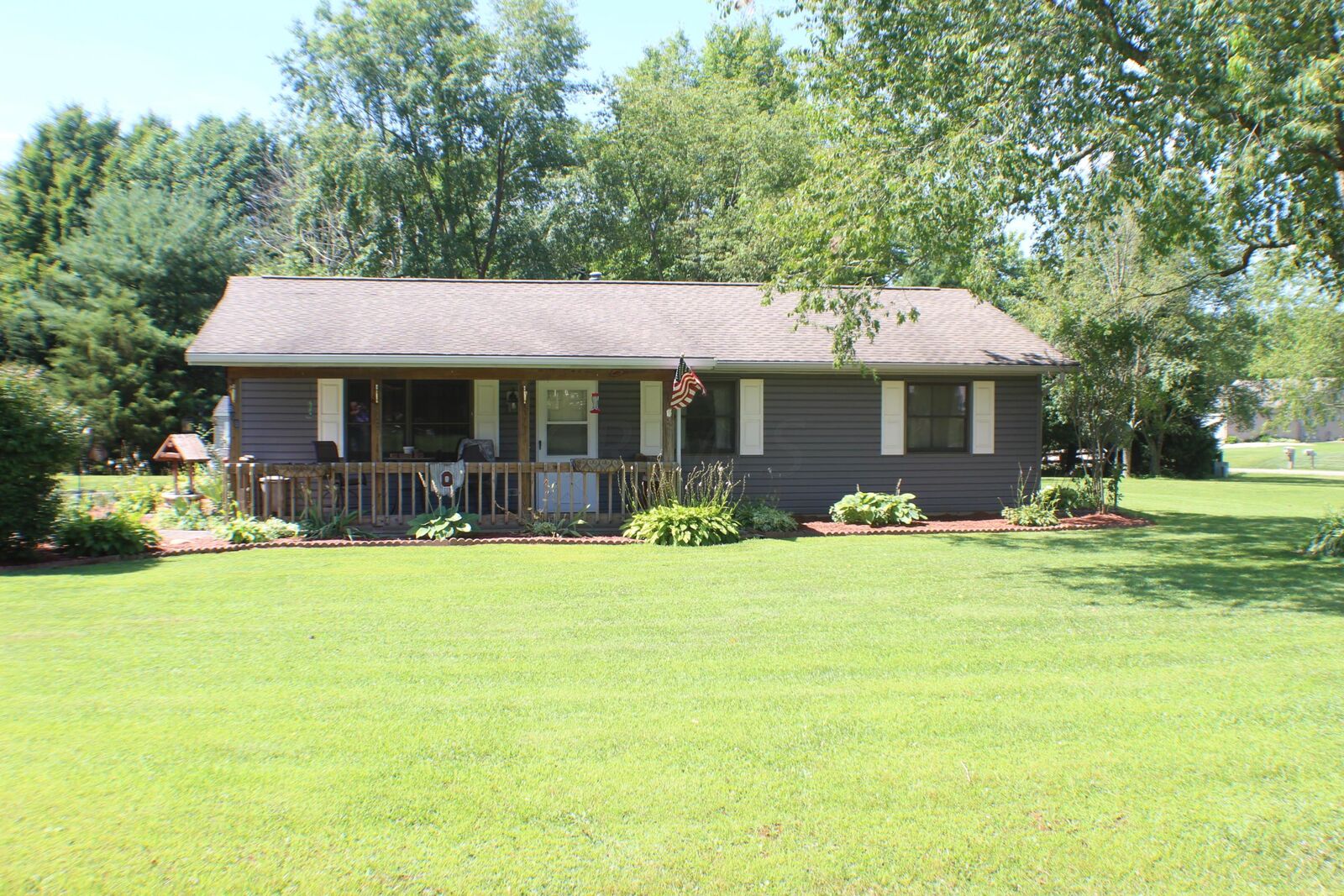 Property Photo:  808 Floral Valley E Drive  OH 43028 