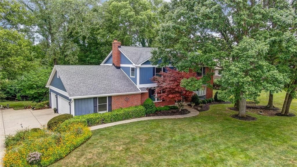 Property Photo: 1213 Hidden Oaks Drive OH 45459