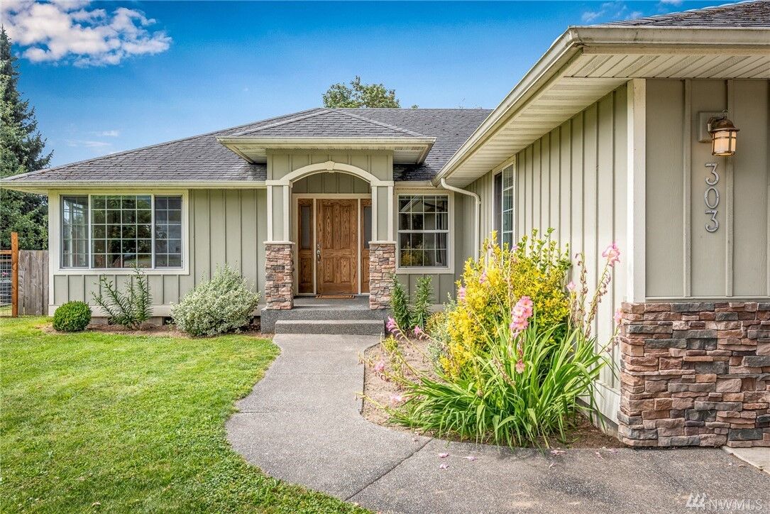 Property Photo:  303 W 2nd Street  WA 98276 