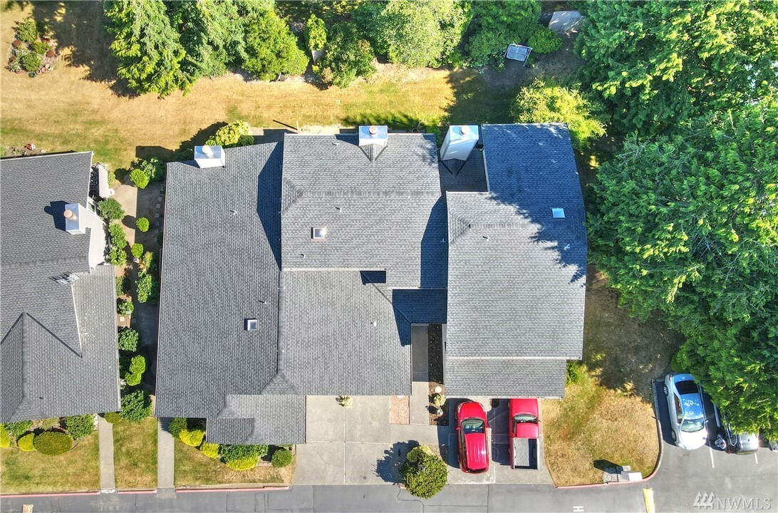 Property Photo: 1127 132nd Street SW B WA 98204