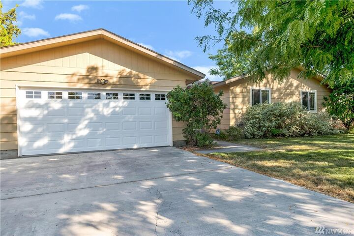 Property Photo:  4333 W William Avenue  WA 98837 