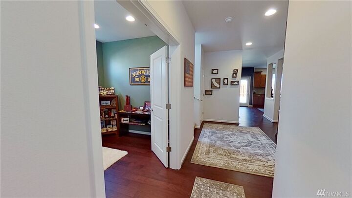 Property Photo:  4512  Riverfront Boulevard  WA 98203 