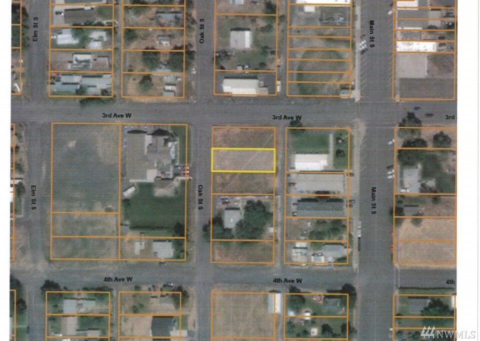 Property Photo:  304 S Oak St  WA 98857 