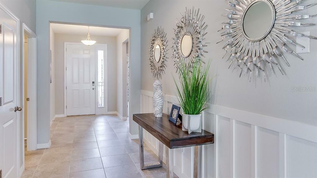 Property Photo: 5304 Halewood Court FL 34211