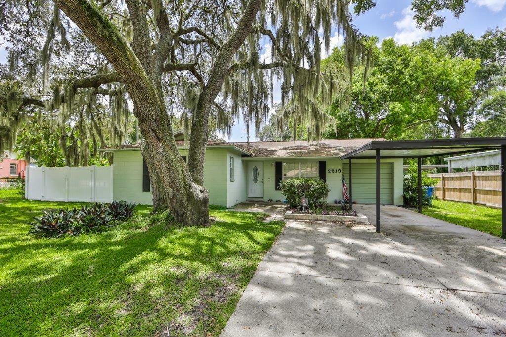 Property Photo:  2219 Elise Marie Drive  FL 33584 