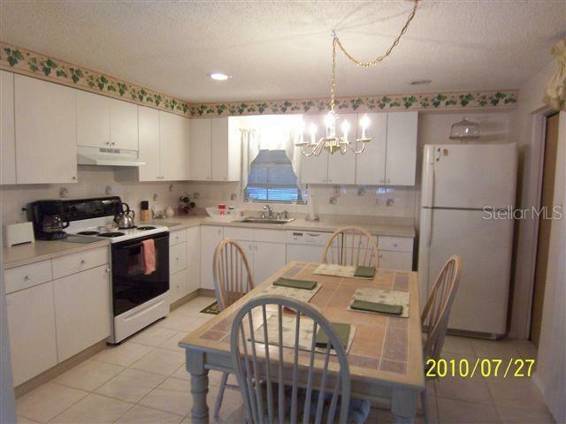 Property Photo:  1213 Setliffe Court  FL 33948 