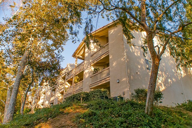 Property Photo:  631 Oak Run Trail 304  CA 91377 