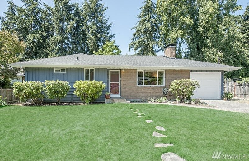 Property Photo: 11839 4th Avenue S WA 98168