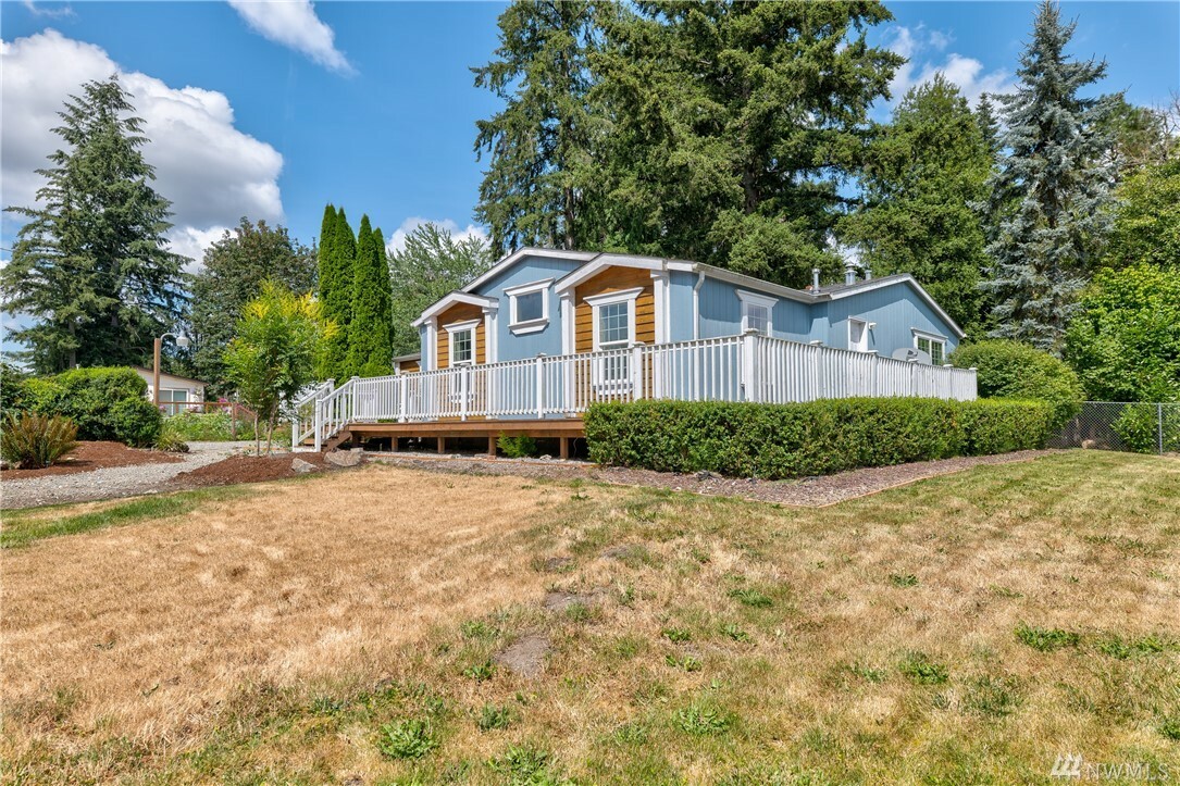 Property Photo:  18854 SE 168th St  WA 98058 