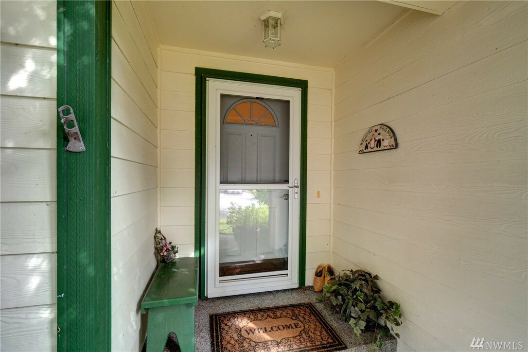 Property Photo: 3024 Hanna Ct NE WA 98516