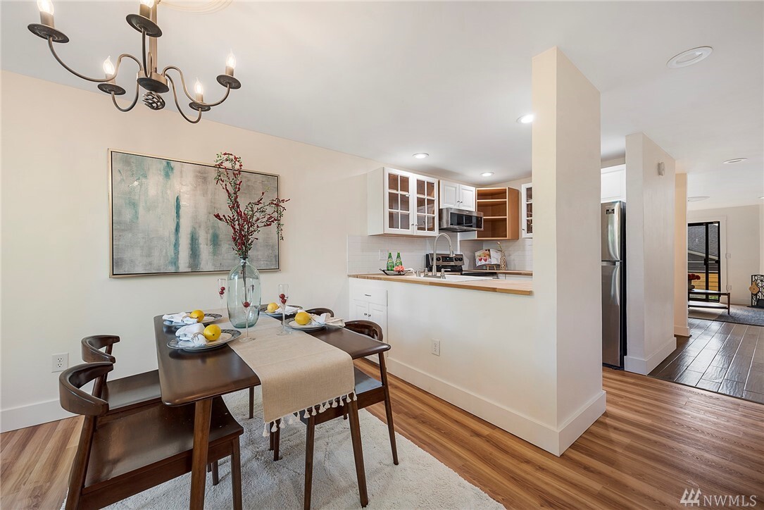 Property Photo:  2607 E Madison Street  WA 98112 