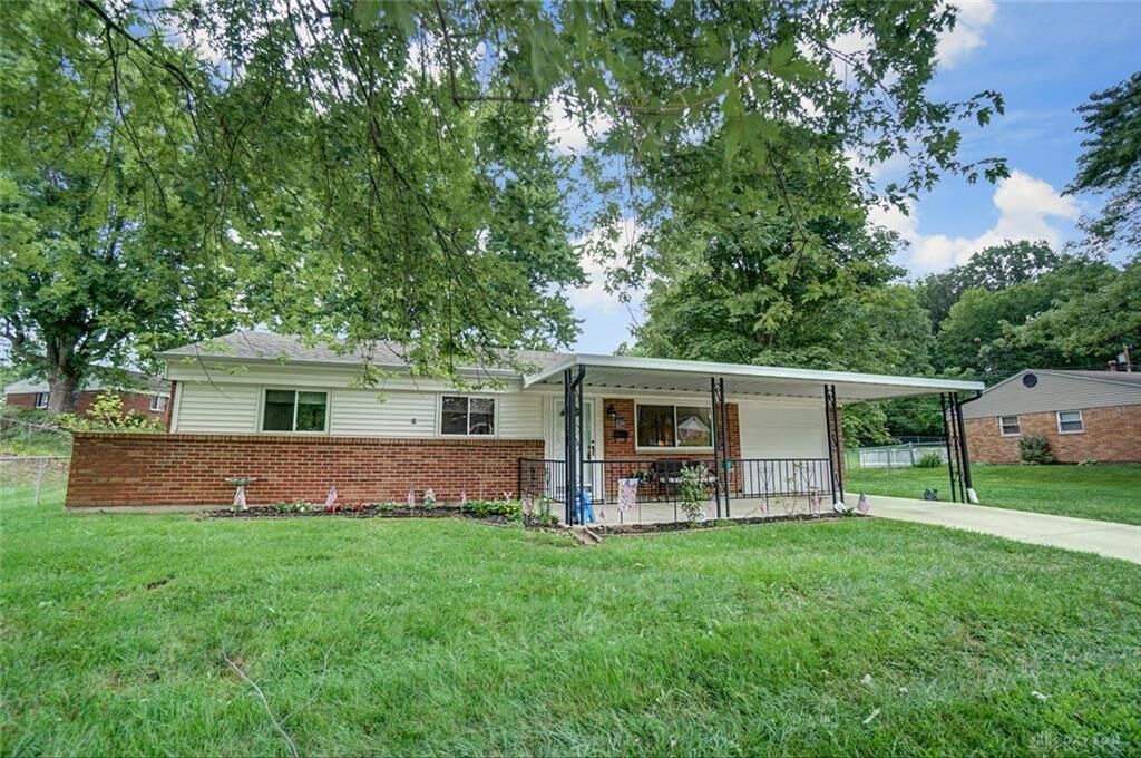 Property Photo: 1526 Ironwood Drive OH 45324