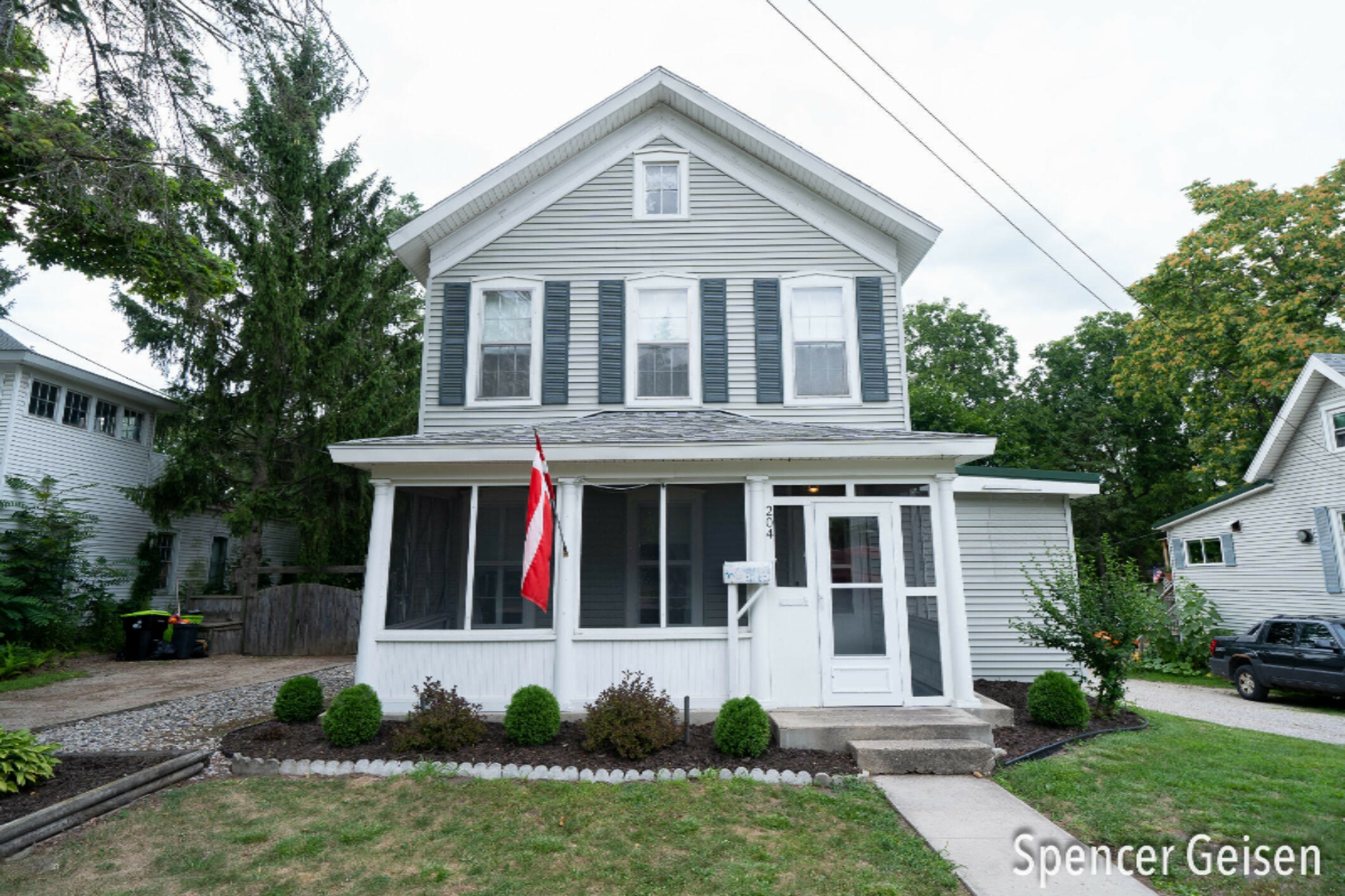 Property Photo:  204 Washington Street  MI 48838 