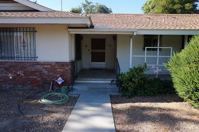 Property Photo: 2745 W Devonshire Avenue CA 92545