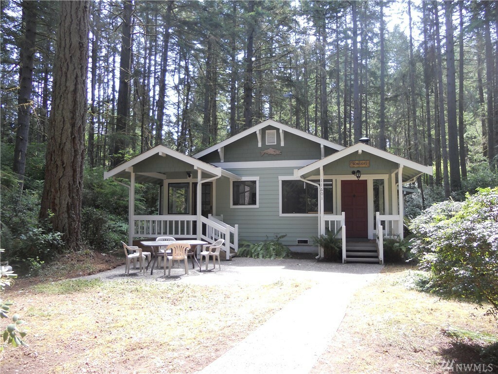 Property Photo:  11601 Pine Pl  WA 98303 