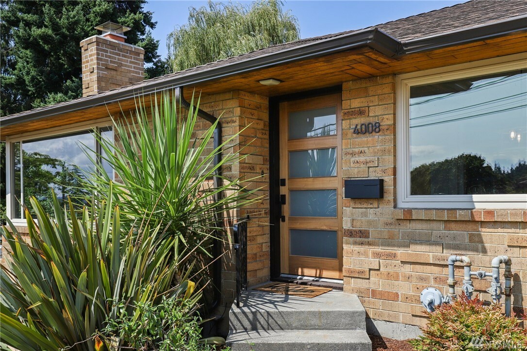 Property Photo: 4008 SW Trenton St WA 98136