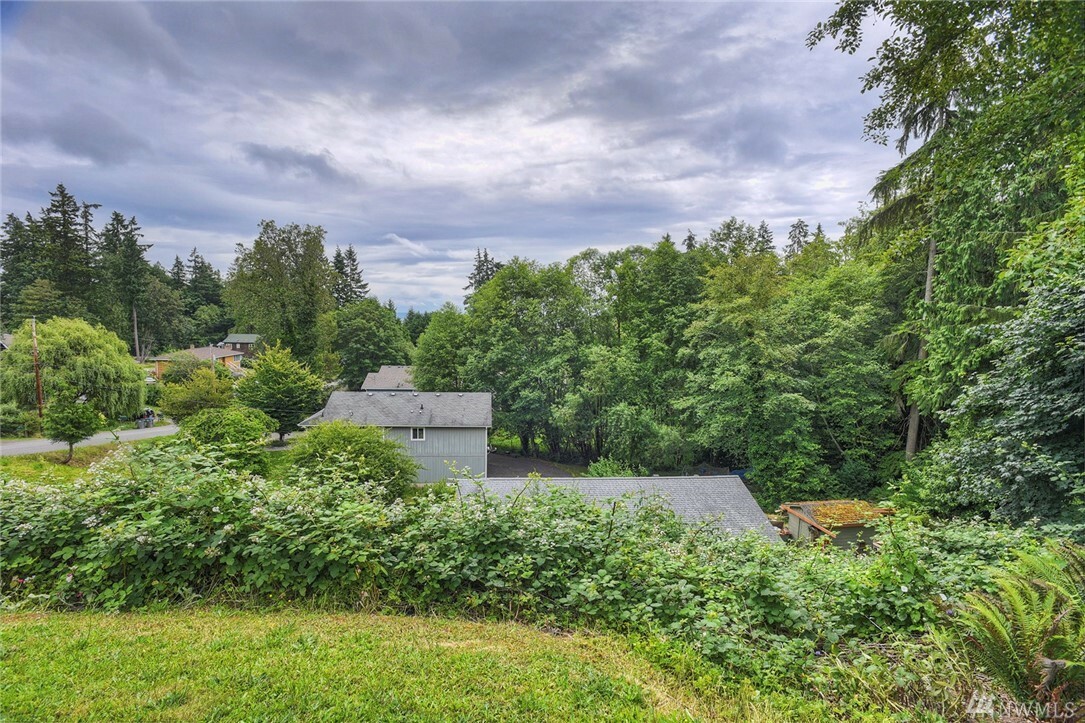 Property Photo:  6225 NE Center St  WA 98392 