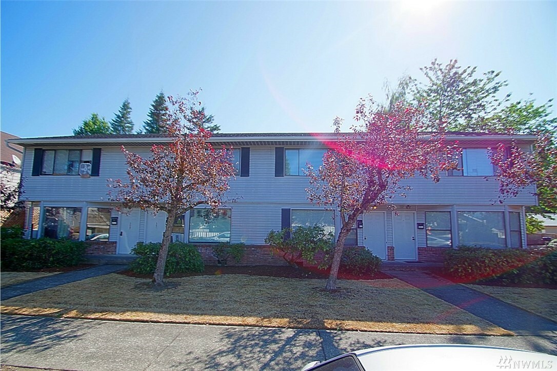 Property Photo: 3047 Porter St WA 98022