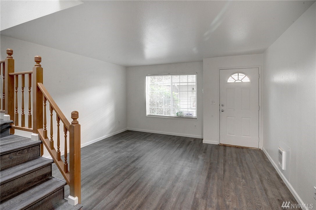 Property Photo: 19616 80th Avenue W A WA 98026