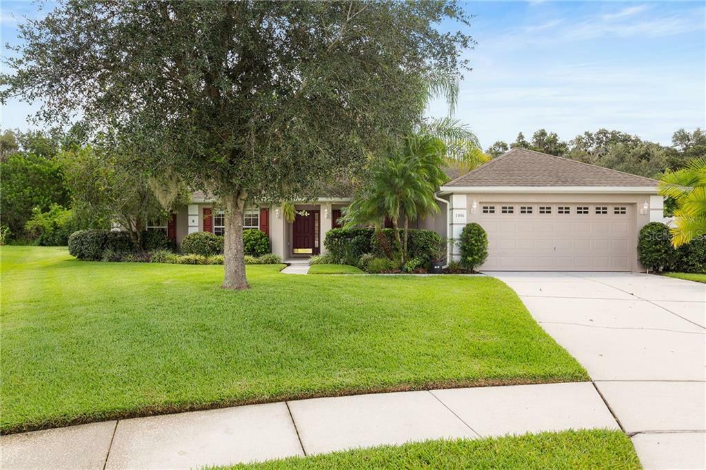 Property Photo:  1001 Twisted Branch Ln  FL 34771 