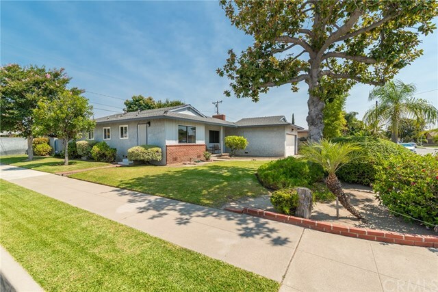 Property Photo:  1503 E Willow Street  CA 92805 