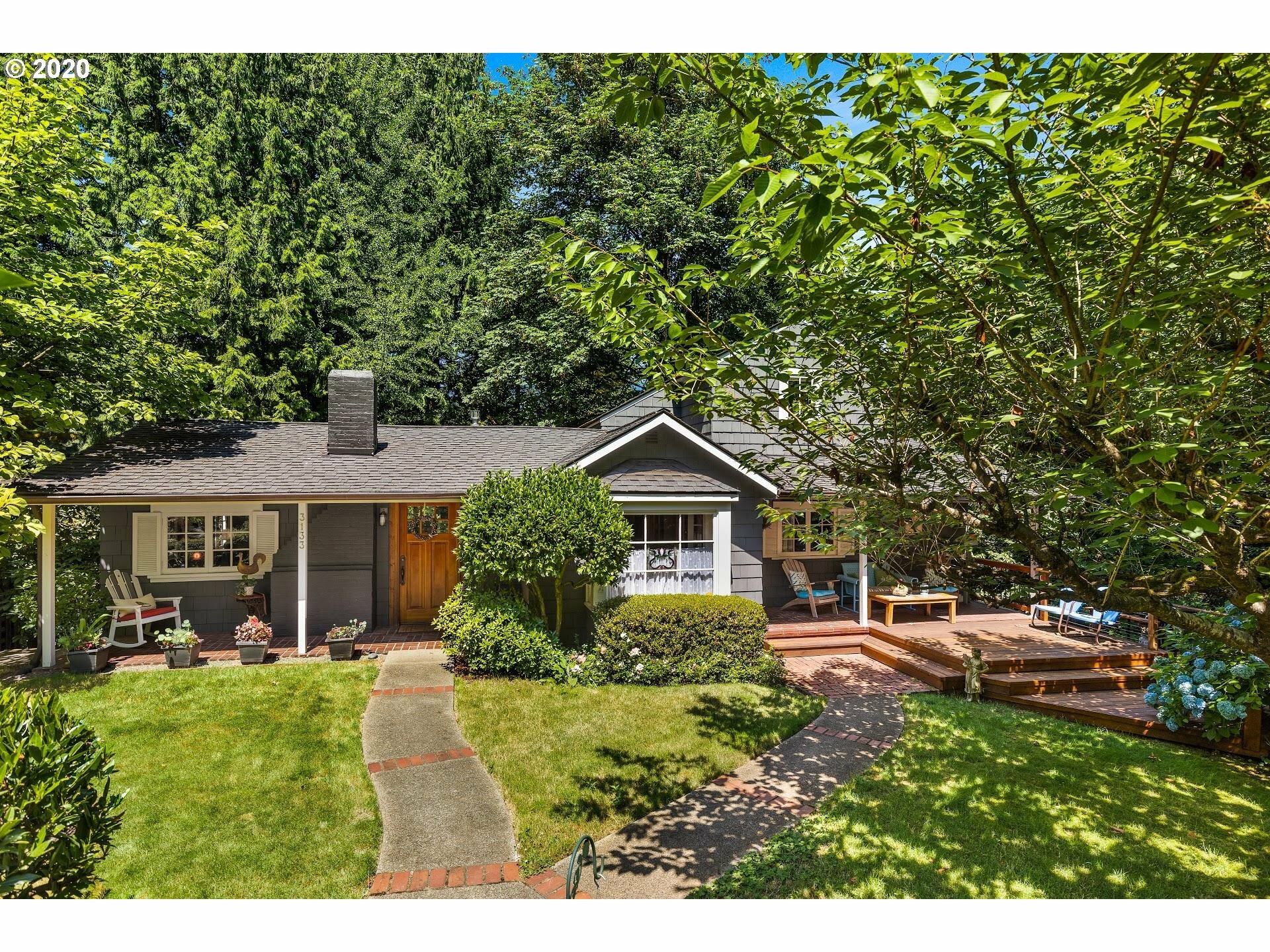Property Photo: 3133 SW Upper Dr OR 97201