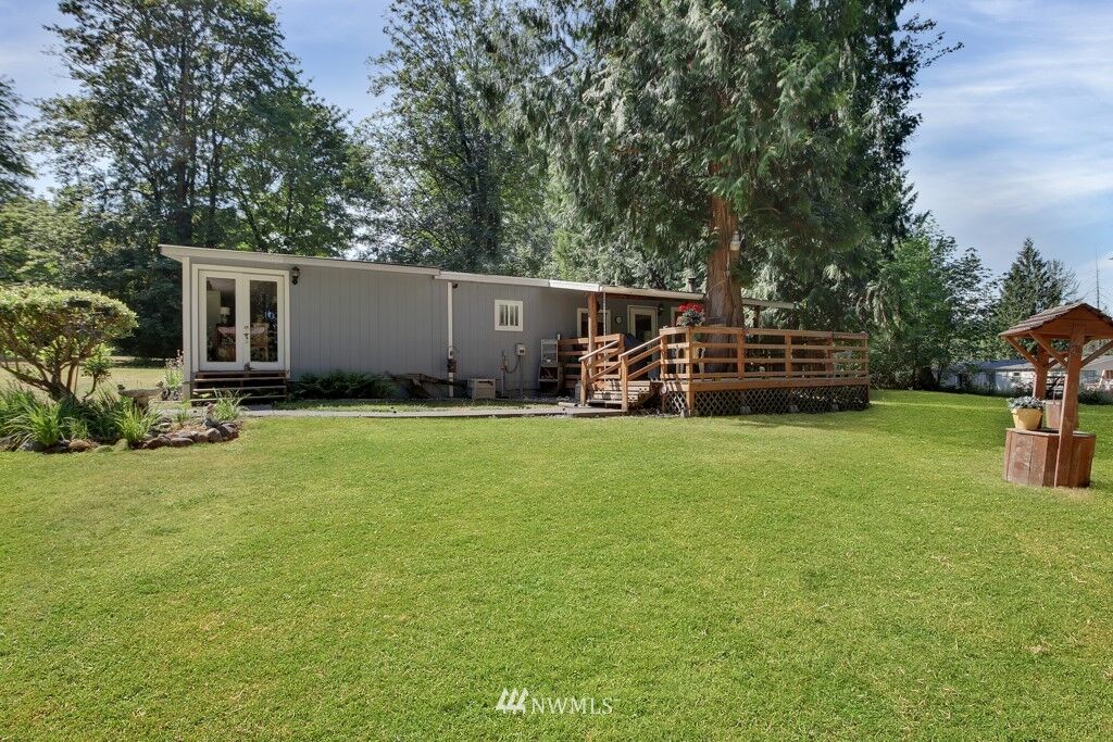 Property Photo:  11215 318th Street E  WA 98338 