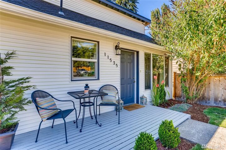 Property Photo:  11535  39th Avenue NE  WA 98125 