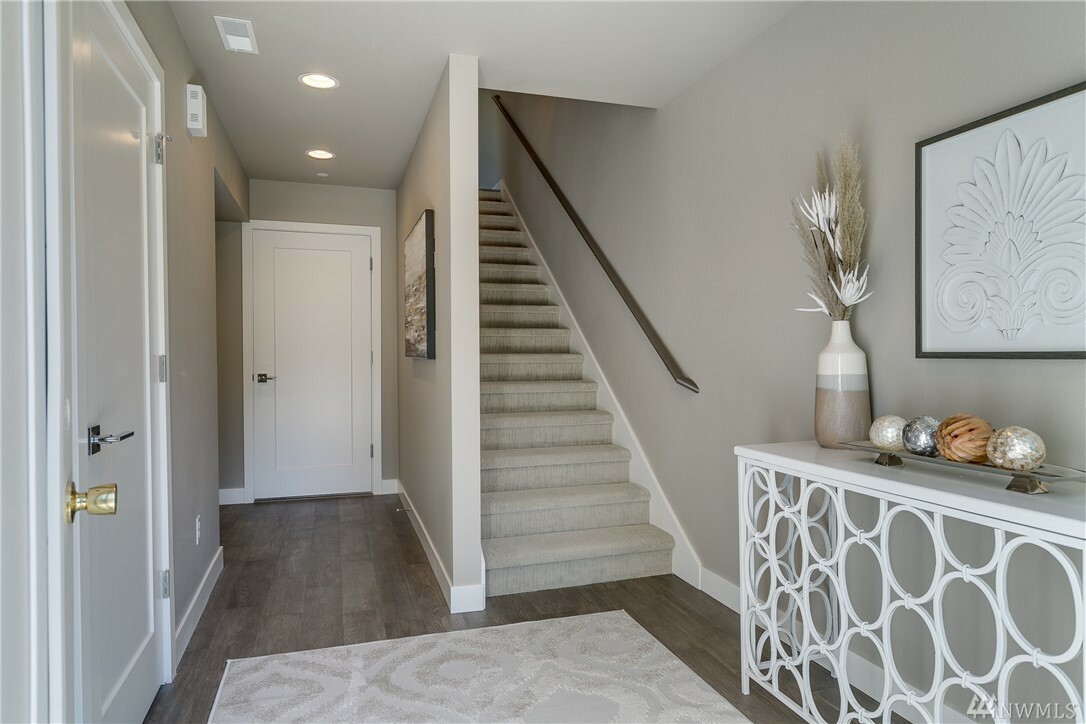 Property Photo: 17720 80th Ave NE 101 WA 98028