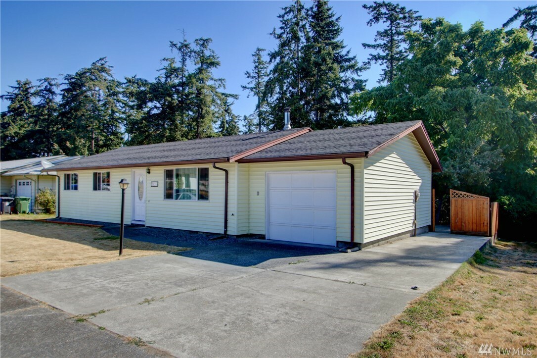 Property Photo:  926 NW Anchor Dr  WA 98277 