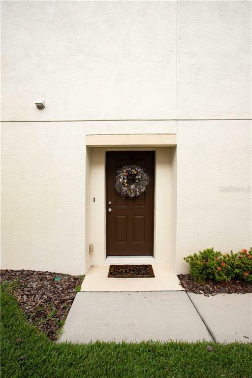 Property Photo: 2640 Edgewater Falls Drive FL 33511