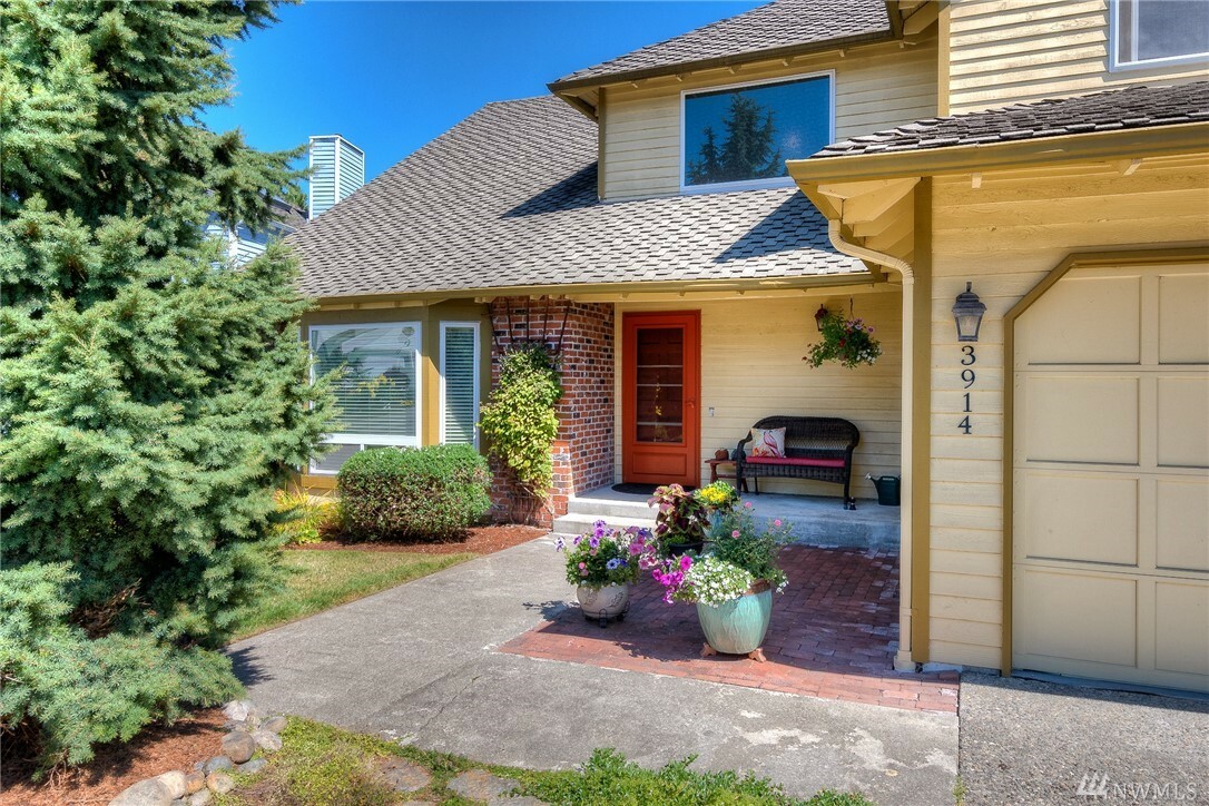 Property Photo:  3914 S 271st Place  WA 98032 