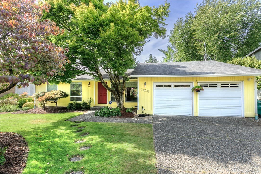 Property Photo:  11204 NE 141st Place  WA 98034 