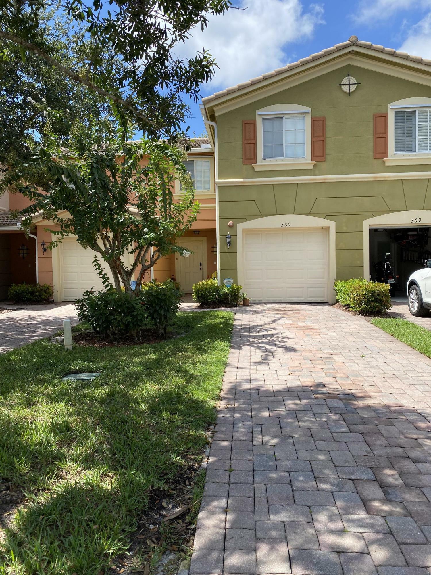 Property Photo:  365 SE Bloxham Way  FL 34997 