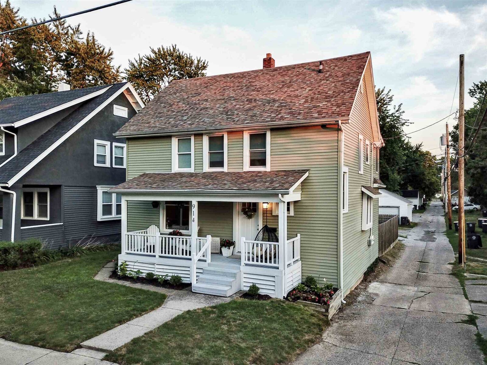 Property Photo: 914 Delaware Avenue IN 46805