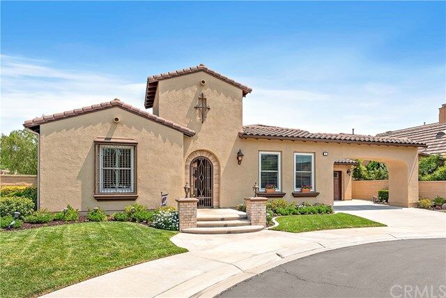 Property Photo:  2 Hawthorne Lane  CA 92679 