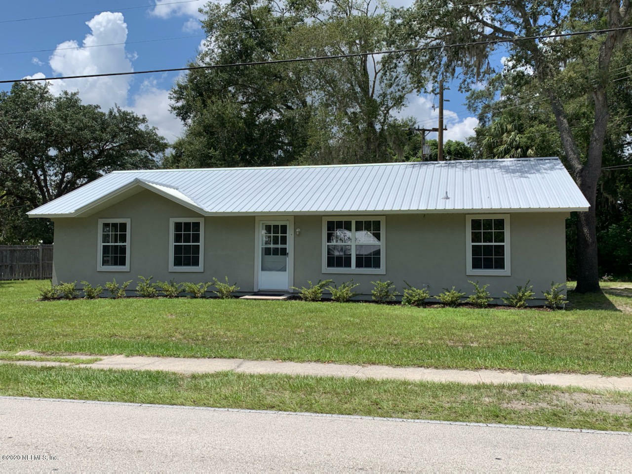 Property Photo:  2204 Silver Lake Drive  FL 32177 