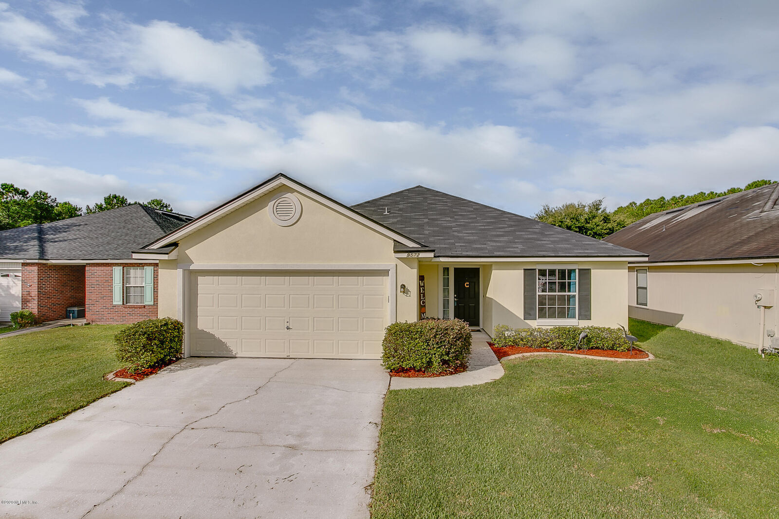 Property Photo: 9572 Croxley Court FL 32244